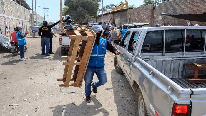 Confiscan materiales