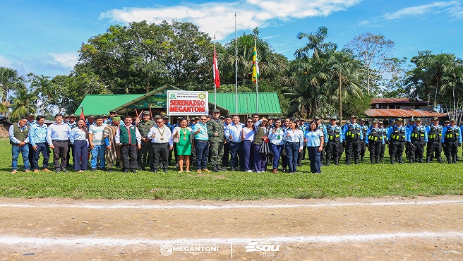 Desfile cรญvico militar por el dรญa del Sereno Municipal