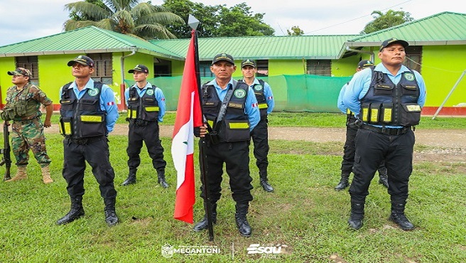 Desfile cรญvico militar por el dรญa del Sereno Municipal