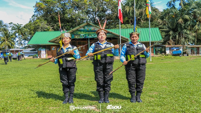 Desfile cรญvico militar por el dรญa del Sereno Municipal
