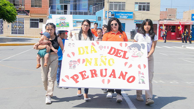 Autoridades conmemoran el día del  Niño Peruano con ceremonia de Izamiento del Pabellón Nacional y Bandera Provincial de Huarmey.