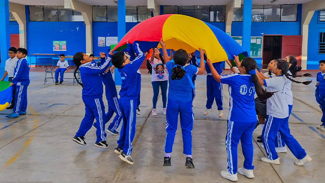 Municipalidad de Huarmey celebra el Día del Niño Peruano con los alumnos de la I.E Inca Garcilaso de la Vega.