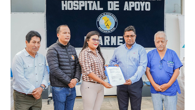 Alcalde participa en ceremonia de entrega de Termonebulizadores al Hospital de Huarmey. 