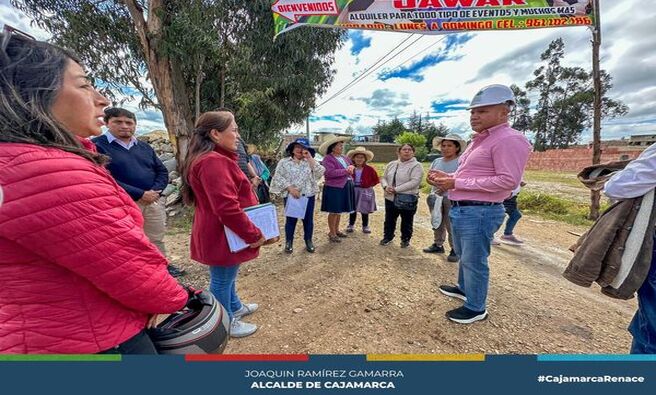 a pedido de los vecinos del sector 13 San Martín, el alcalde provincial, Joaquin Ramírez Gamarra verifica la necesidad de apertura de calles en esta parte de la ciudad.
✅Estás próximas aperturas permitirán mejorar la transitabilidad y el acceso a servicios básicos mejorando la calidad de vida de más de 80 familias.