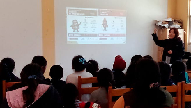 Charla sobre residuos sólidos orgánicos en San Pedro de Laraos