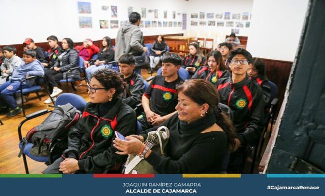 📌Como parte de las actividades de la celebración de Florecer en Cajamarca y el primer aniversario del Grupo de Danza Municipal, la subgerencia de Turismo y Cultura, llevo a cabo una conferencia sobre el folclore cajamarquino, la cual tuvo como ponentes a la profesora Ilsen Rojas Fernández y el profesor Noel Fernando Portal Pisfil, dos reconocidos cultores de danzas cajamarquinas.
✅Dichas actividades continuarán desarrollándose con la finalidad de mantener viva la riqueza cultural de nuestra provincia.