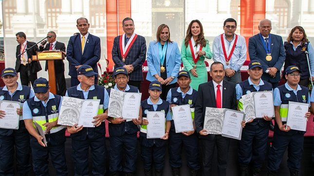 Reconocimiento al Sereno Comisión de Defensa Nacional - Congreso de la República