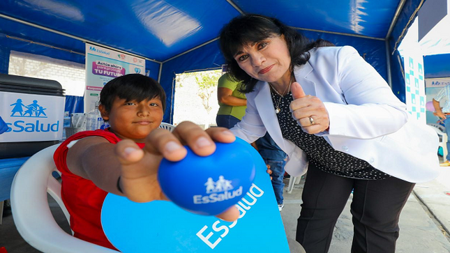 EsSalud: Más de 100 mil peruanos han sido inmunizados gracias a jornadas de vacunación