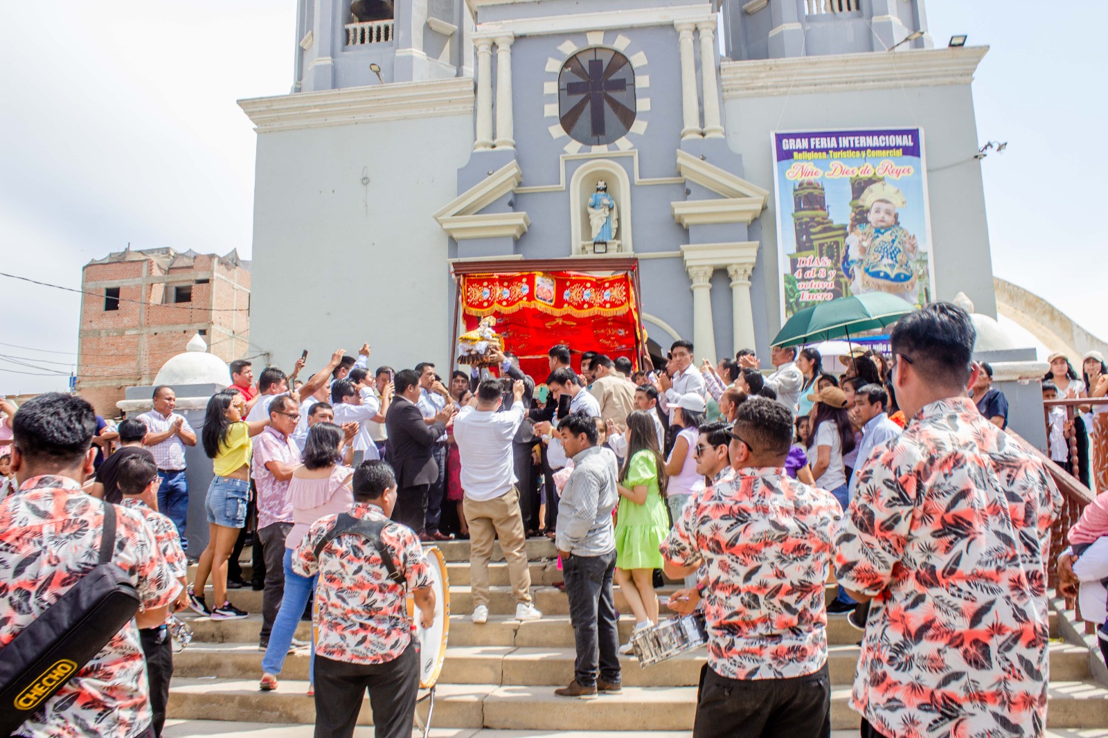 Se acaba la procesión del Divino Niño Dios de Reyes.
