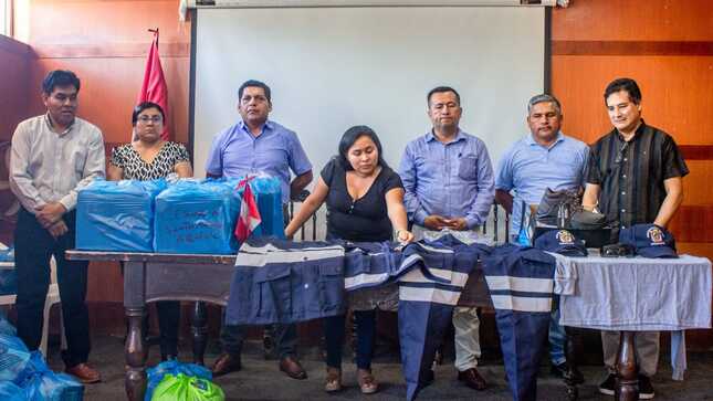 La alcaldesa expresó su reconocimiento y aprecio por la dedicación y servicio del personal encargado del mantenimiento de áreas verdes y limpieza pública.