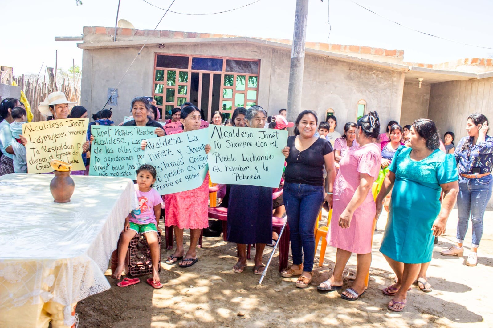 La alcaldesa Janet Morales Pasache reafirmó su compromiso con la comunidad al instalar y juramentar la Ollita Común "Alimentándonos para una Vida Mejor" en el Caserío Arbolsol-La Posta.