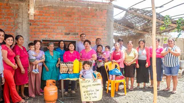 Janet Morales Pasache inauguró una nueva ollita común en Paredones Alto, donde se conformó la directiva "Corazón de Jesús".