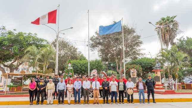 El izamiento del Pabellón Nacional y Bandera de nuestro querido distrito de Mórrope. Este significativo acto contó con la destacada presencia del Gerente Municipal, Lic. Jimmy Chávez Torres, funcionarios de la Municipalidad Distrital de Mórrope, la PNP, las Juntas Vecinales "Virgen de Guadalupe" del AA.HH. 09 de febrero.