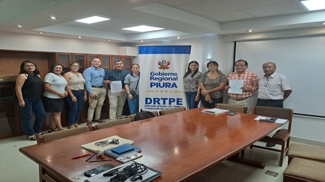 En las oficinas de la DRTPE Piura se firmó el Convenio Colectivo 2024 entre el SUTRASAPT y el SATP.