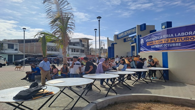 DRTPE Piura en coordinación con la Municipalidad Veintiséis de Octubre llevo con éxito la Feria Laboral 2024: "Conecta con tu Futuro", donde participaron distintas empresas.
