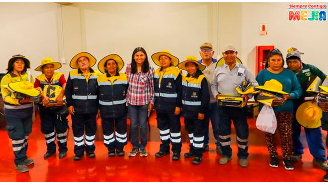 Alcaldesa realizó entrega de uniformes a personal de Servicios a la Ciudad y Medio Ambiente