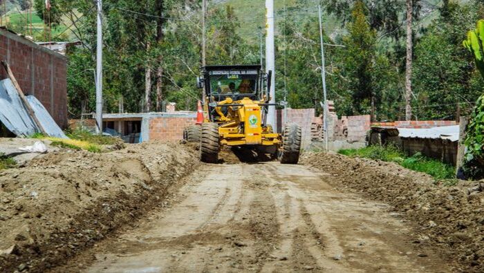 TRABAJOS DE AFIRMADO Y COMPACTADO DE VÍAS EN EL CENTRO POBLADO DE TOTORAL.