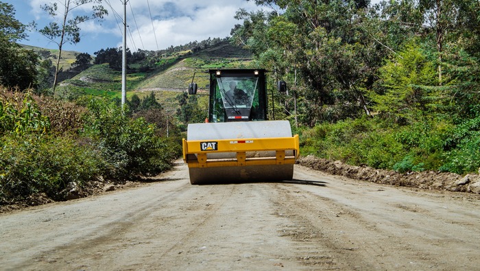 TRABAJOS DE AFIRMADO Y COMPACTADO DE VÍAS EN EL CENTRO POBLADO DE TOTORAL.