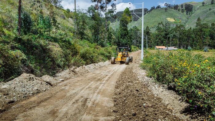 TRABAJOS DE AFIRMADO Y COMPACTADO DE VÍAS EN EL CENTRO POBLADO DE TOTORAL.