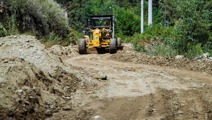 TRABAJOS DE AFIRMADO Y COMPACTADO DE VÍAS EN EL CENTRO POBLADO DE TOTORAL.