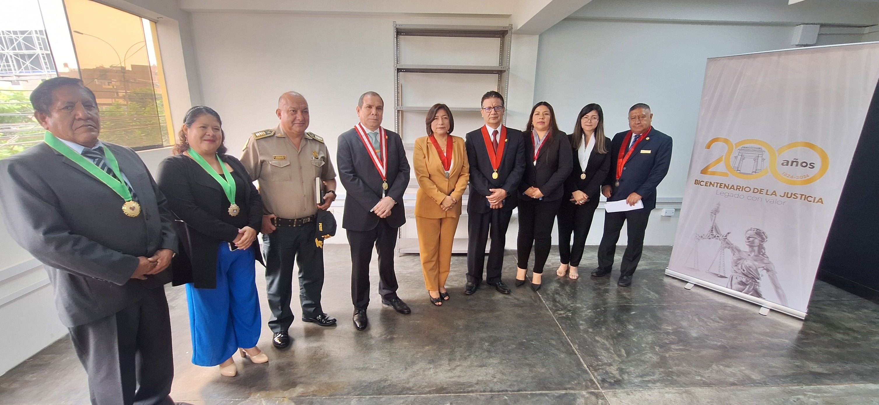 En el marco de la política de gestión para fortalecer el acceso de justicia a los más vulnerables, el titular del Poder Judicial, Javier Arévalo, inauguró las obras de acondicionamiento donde funcionarán dos juzgados de familia en el segundo piso de la sede Puruchuco I de la Corte Superior de Justicia de Lima Este, en el distrito de Ate.