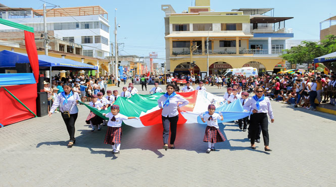 ¡Desfile Cívico Escolar de Aniversario!