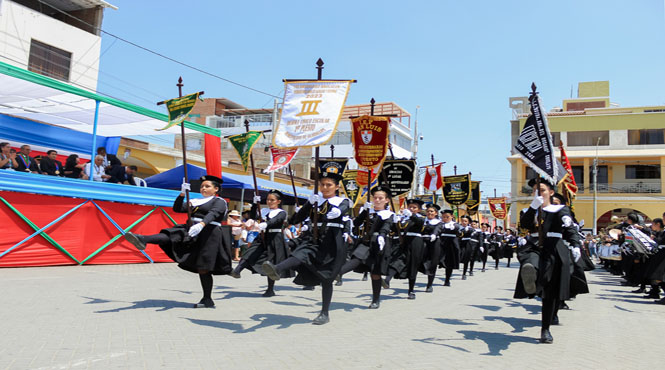¡Desfile Cívico Escolar de Aniversario!