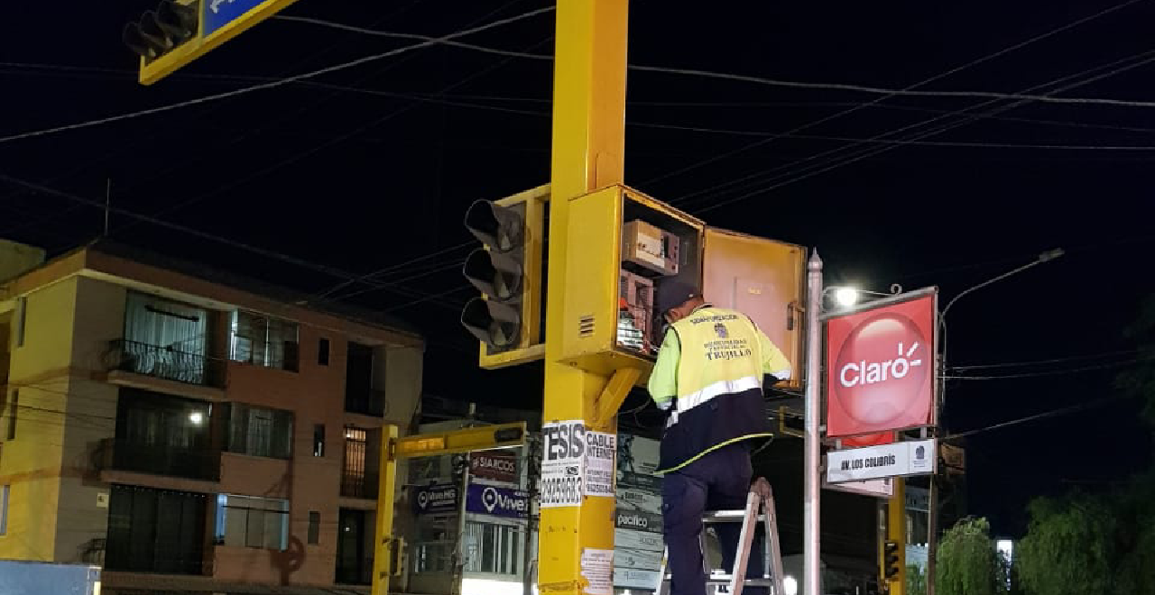 Semáforos vuelven a quedar operativos en la ciudad