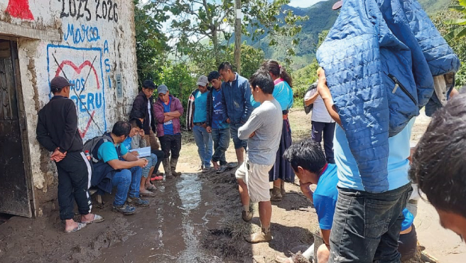 Brigadas de Geresa Lambayeque brindar asistencia a pobladores de Kañaris afectados por recientes lluvias