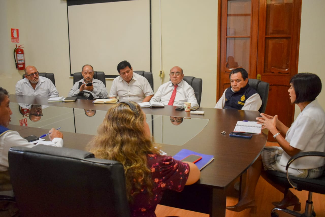 alcaldesa en reunión con fiscal de prevención 2