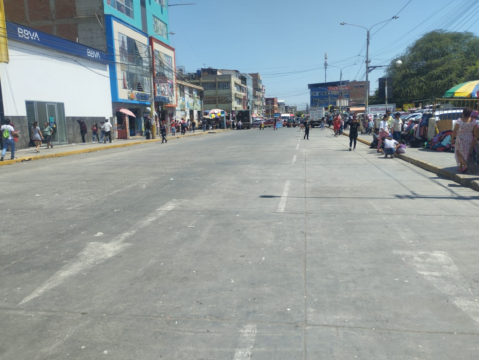 Limpian de ambulantes la zona de Arica y el Modelo (Chiclayo)