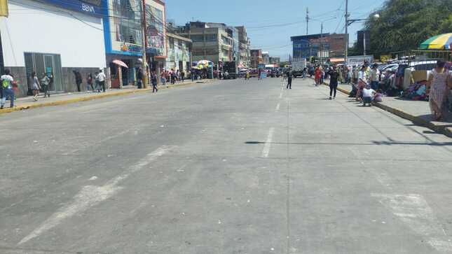 Limpian de ambulantes la zona de Arica y el Modelo (Chiclayo)