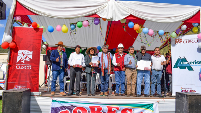 
Consejeros regionales por la provincia de Anta  Stif, Loaiza Uscamayta y Felipe Herza Rojas en el marco de sus funciones de fiscalización presentes en entrega de Liquidación Técnica  Financiera de la obra Irrigación Sambor
