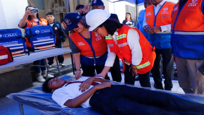 Ministra de Cultura participó en el Primer Simulacro Escolar 2024 en el colegio Guadalupe