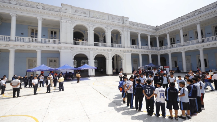 Ministra de Cultura participó en el Primer Simulacro Escolar 2024 en el colegio Guadalupe