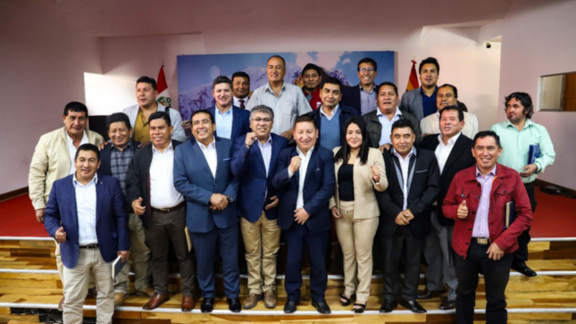 Consejeros regionales representantes por la provincia de la Convención junto a  sus 18 alcaldes demandaron agenda especial y proyectos emblemáticos para su provincia