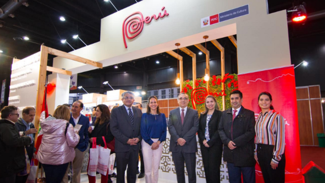 Embajada del Perú en Argentina inaugura estand en la 48° edición de la Feria Internacional del Libro de Buenos Aires 