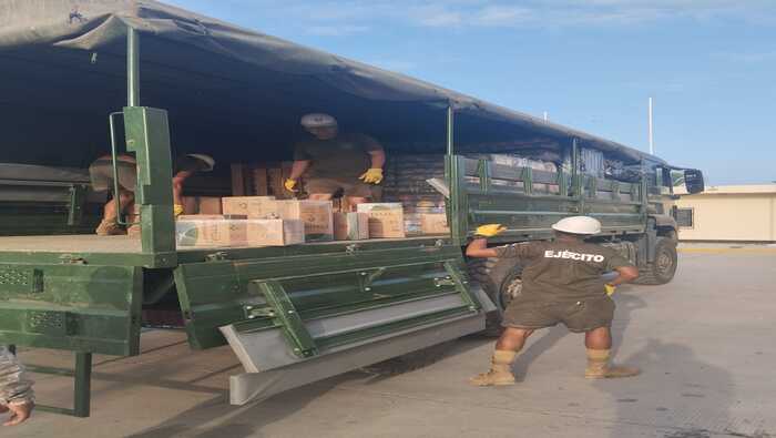 Con puente aéreo llevan alimento a poblaciones aisladas por lluvias intensas en Lambayeque