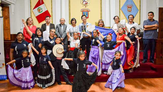 RECONOCIMIENTO MIL PAÑUELOS AL AIRE