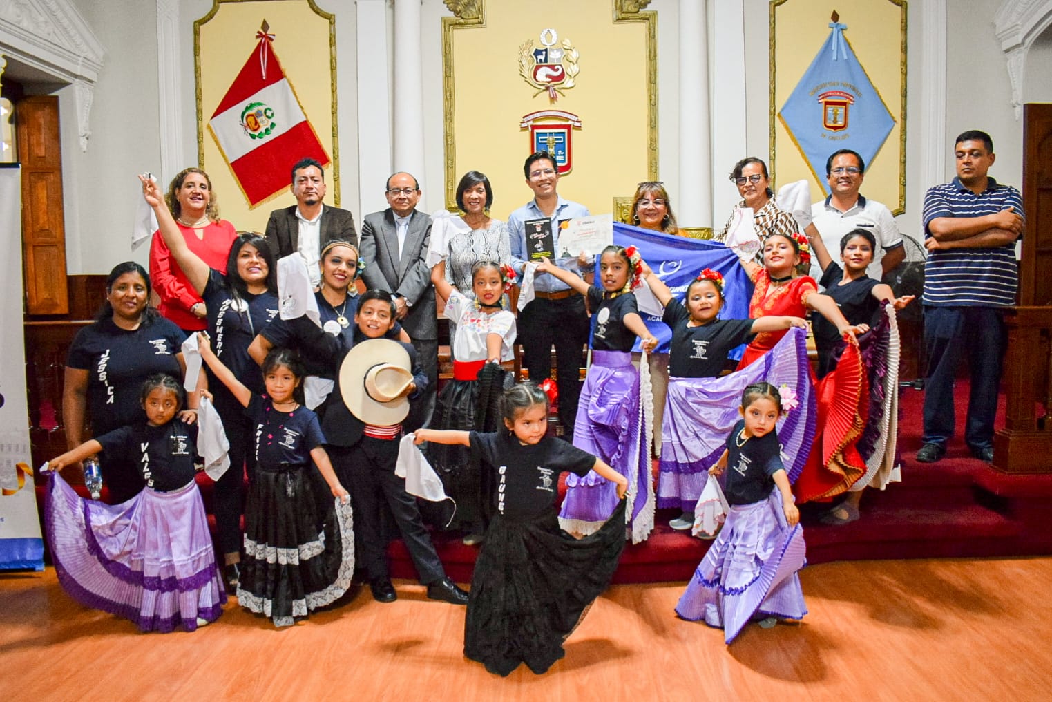 RECONOCIMIENTO MIL PAÑUELOS AL AIRE