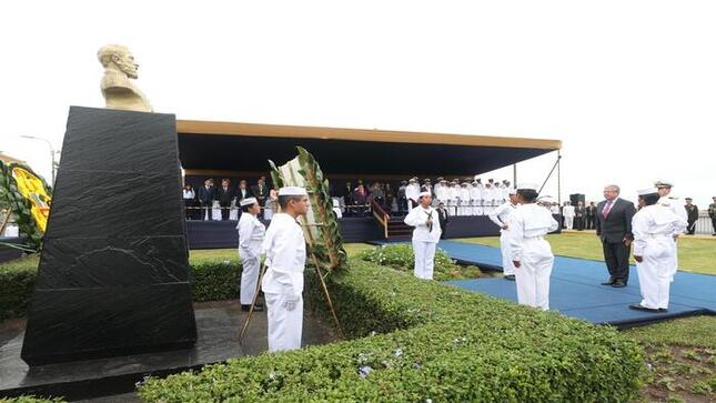 Portalones de la corbeta unión devueltos por chile son exhibidos en el museo naval del perú