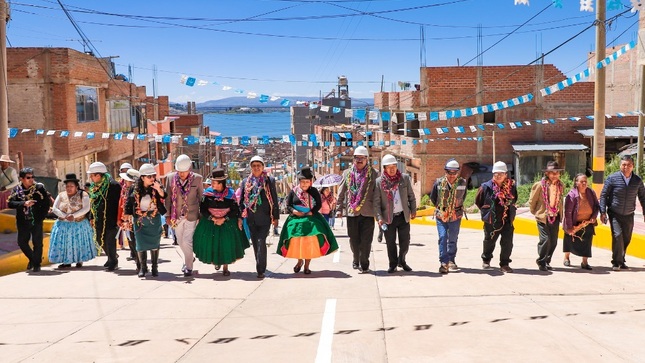 En medio de gran algarabía se inauguró el Jr. Pichacani que comprende los barrios Alto Santa Rosa y Santa Cruz