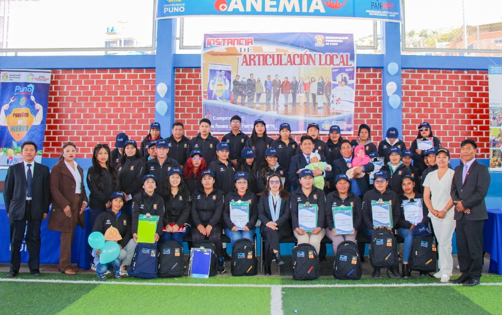 Municipalidad de Puno entrega indumentaria y materiales a agentes del compromiso 1 para fortalecer la lucha contra la anemia