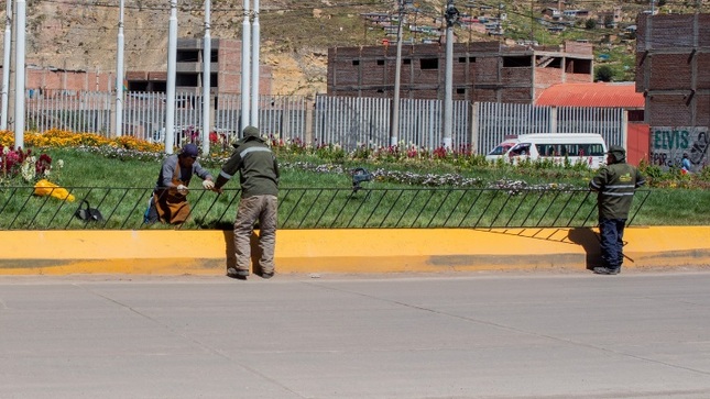 Inicia la instalación de rejas en el óvalo de Salcedo