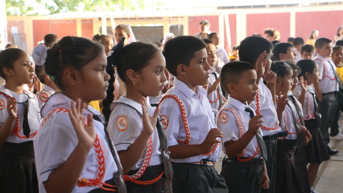 Brigadas escolares de Defensa Civil