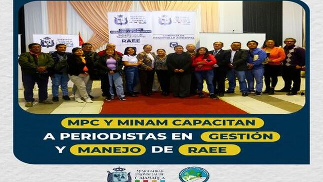 📌La Municipalidad Provincial de Cajamarca, en colaboración con el Ministerio del Ambiente, ha lanzado una iniciativa pionera para capacitar a periodistas en el manejo adecuado de Residuos y Aparatos Eléctricos y Electrónicos (RAEE). Esta capacitación, organizada a través de la gerencia de Desarrollo Ambiental, se llevó a cabo con el objetivo de informar a los profesionales de los medios de comunicación en la ciudad de Cajamarca, sobre la importancia de la gestión y manejo responsables de los RAEE.
✅El evento, se realizó en auditorio de Registro Civil de la MPC y contó con la participación de la regidora Julia Guerrero Suarez, presidenta de la Comisión Ambiental del municipio cajamarquino y de las especialistas del Ministerio del Ambiente, la Ing. Marisa Quiñones Manga y la Ing. Verita Dávila García quienes estuvieron a cargo de los temas del RAEE.
🤝Los periodistas asistentes tuvieron la oportunidad de familiarizarse con los desafíos y las mejores prácticas en la gestión de estos residuos, así como de explorar su papel crucial en la sensibilización y educación del público sobre esta temática.