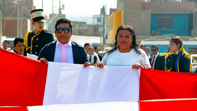 Autoridades participan en Ceremonia por los 56 Aniversario de la I.E San Martin de Porras - La Victoria