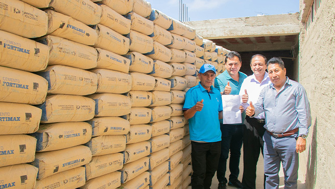 Ceremonia de entrega de 5 MIL bolsas de Cementos para el mantenimiento de la infraestructura hidráulica en el límite hidrográfico Huarmey 