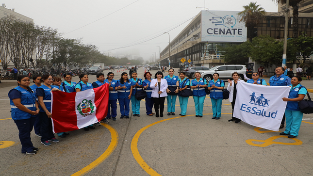 Titular de EsSalud envía profesionales de la salud para desembalsar atenciones en Iquitos