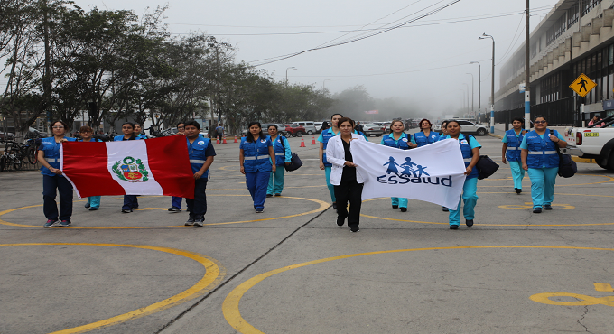 Titular de EsSalud envía profesionales de la salud para desembalsar atenciones en Iquitos